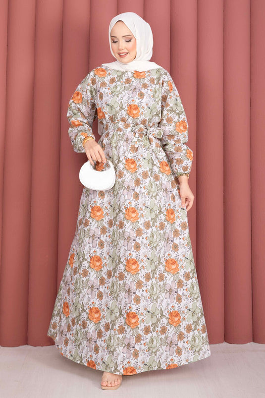 Robe verte à fleurs avec ceinture froncée à la taille