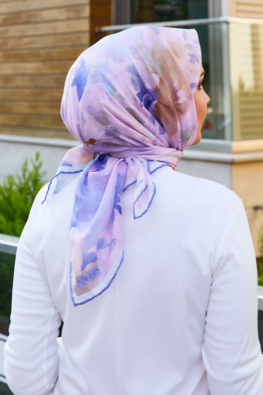 Écharpe à motifs floraux lilas