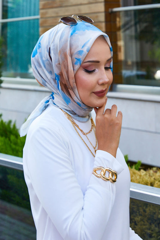 وشاح حجري منقوش بالزهور