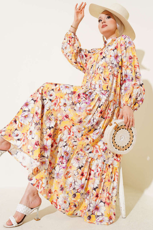 Ausgestelltes Kleid mit Blumenmuster Gelb