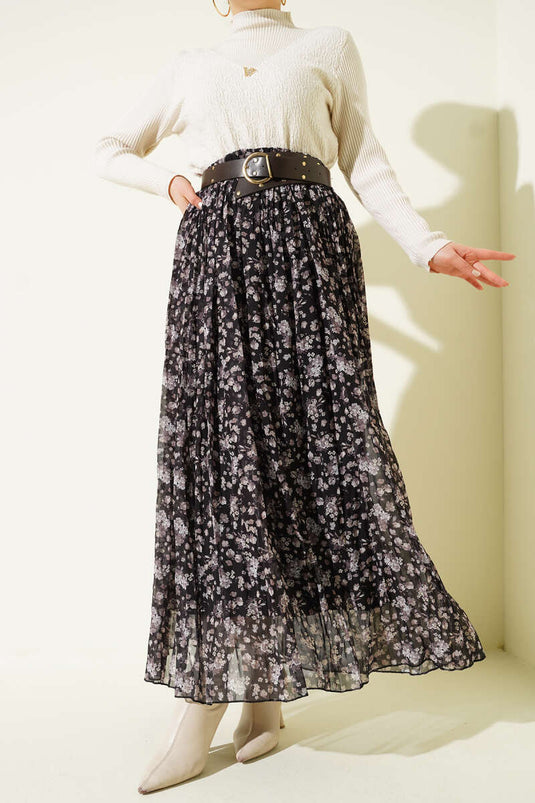 تنورة شيفون مطوية بنقشة الأزهار باللون الأسود