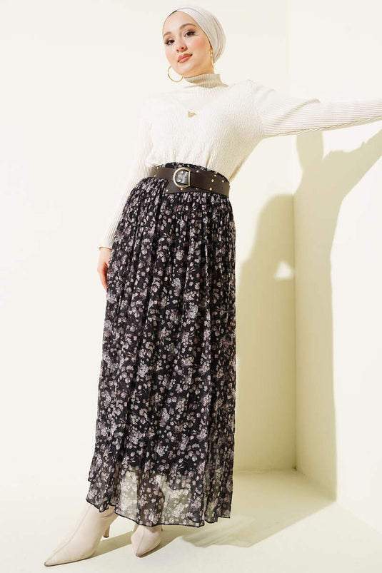 تنورة شيفون مطوية بنقشة الأزهار باللون الأسود