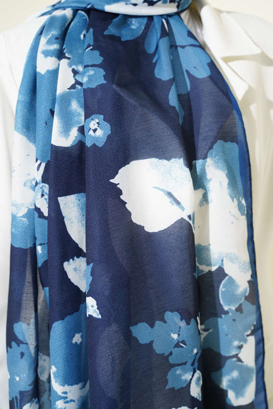 وشاح مضلع بنقشة زهور، لون نيلي