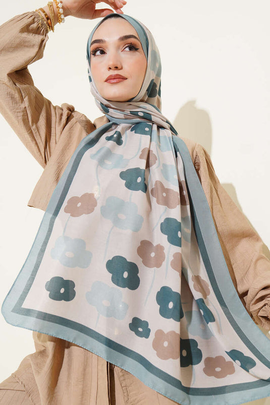 Grüner Schal mit Blumenmuster