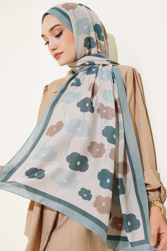 Grüner Schal mit Blumenmuster