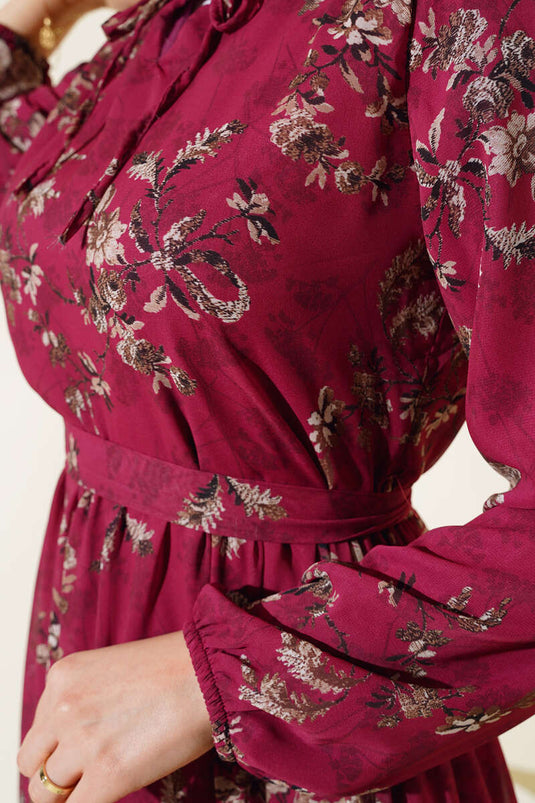 فستان شيفون منقوش بالورود باللون العنابي