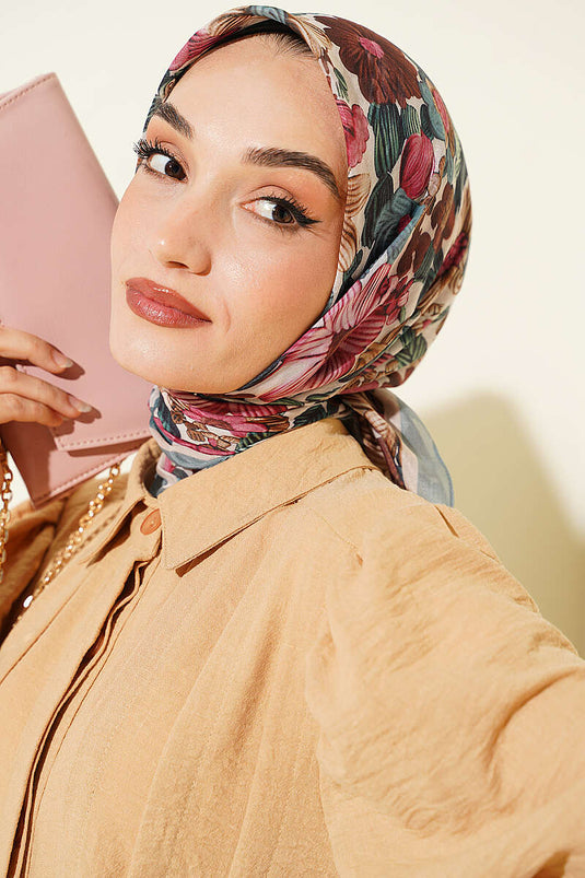 وشاح مزخرف بنمط زهري