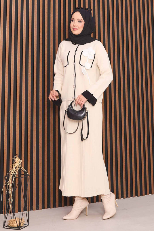 Bloemdetail parelmoeren knoopjes hijab gebreide set ecru