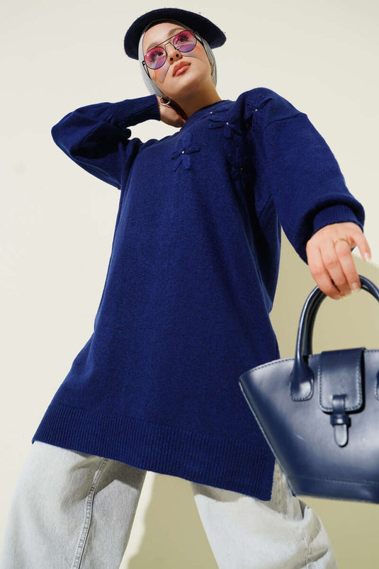 تونيك محبوك ناعم بتفاصيل زهرية، أزرق داكن