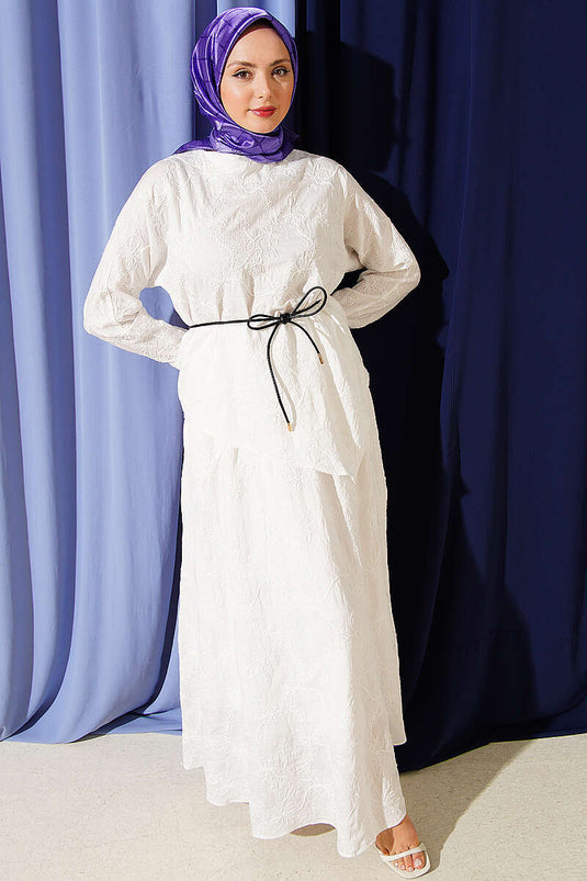 Ensemble deux pièces avec jupe à couture fleurie blanc