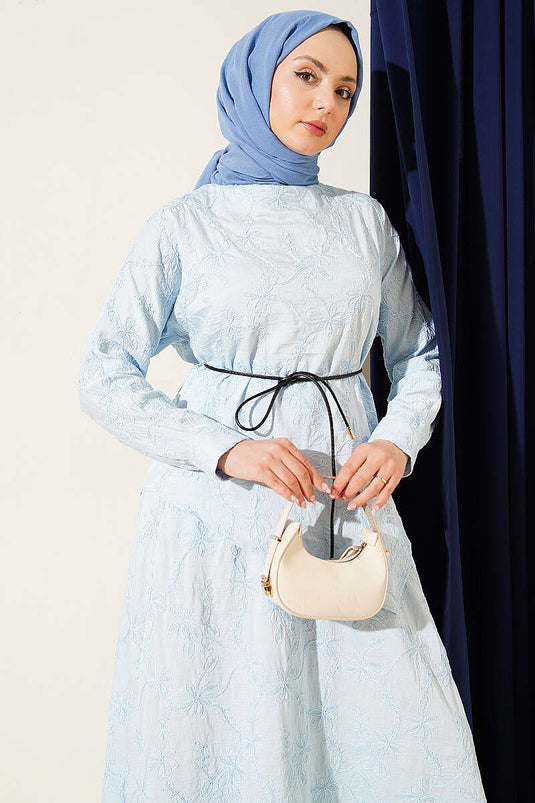 Ensemble deux pièces avec jupe à couture fleurie bleu