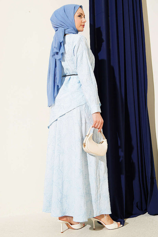Ensemble deux pièces avec jupe à couture fleurie bleu