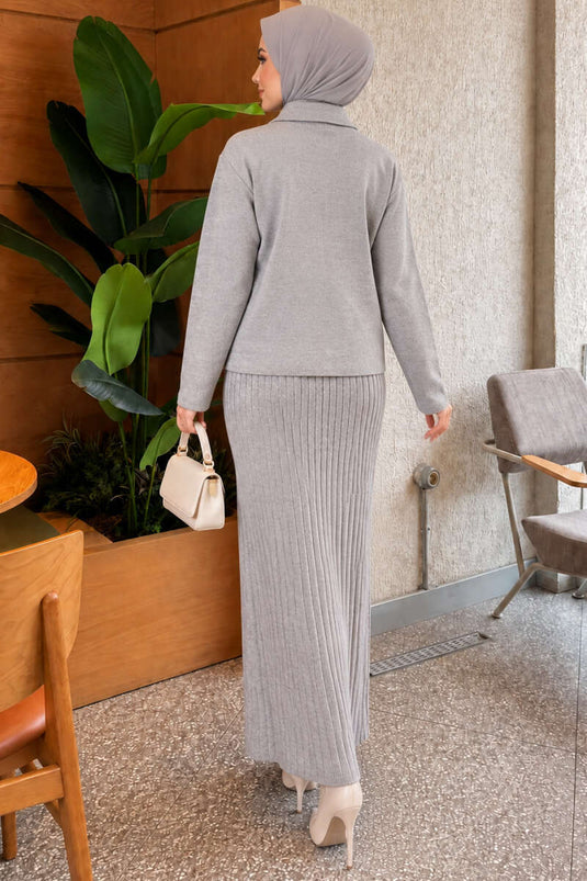 Completo Gonna In Maglia Con Bottoni Dorati E Motivo Floreale Grigio