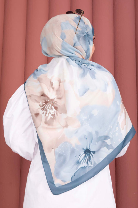 Série d'écharpes à motif floral indigo