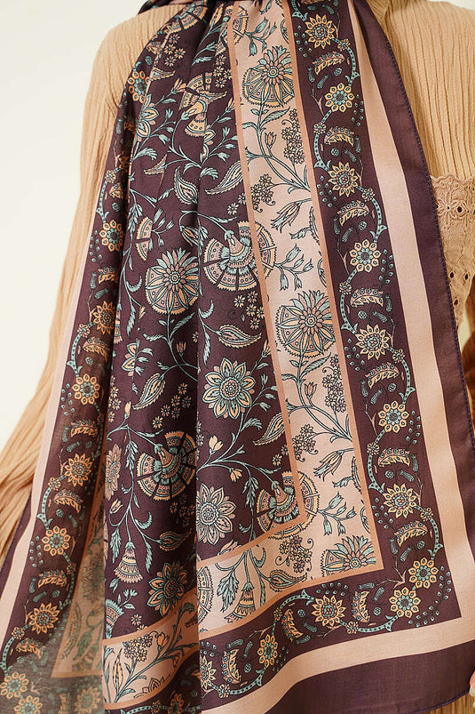 Châle doux à motif floral marron foncé