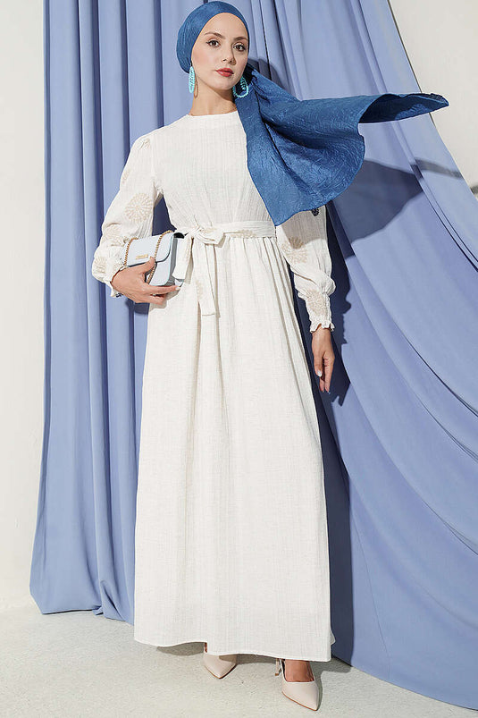 Robe Brodée À Fleurs Marine
