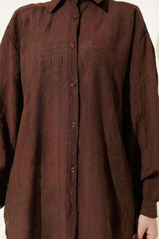 Chemise à détails brodés de fleurs, couleur café