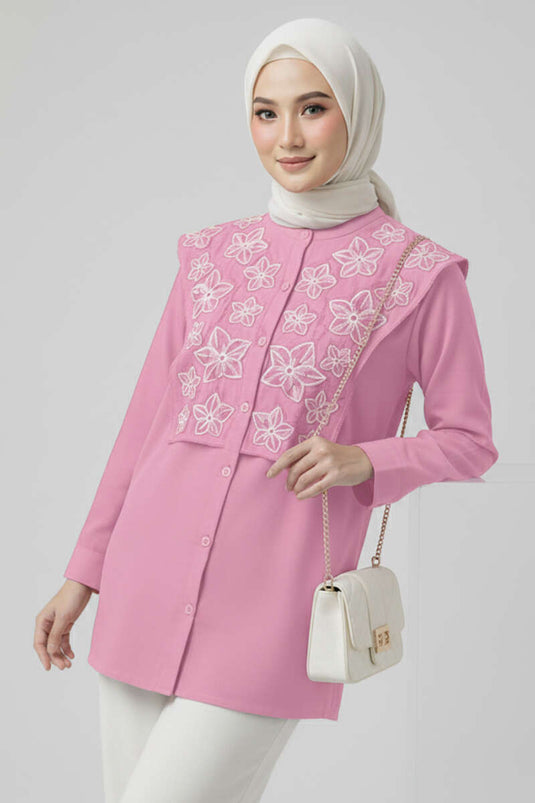 Bluse mit Stehkragen und Blumenstickerei, Rosa