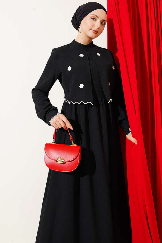 Kleid mit Blumenstickerei und Cape, Schwarz