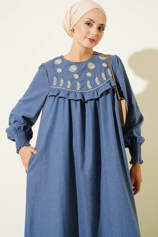 Blaues, Mit Blumen Besticktes Robe-Kleid
