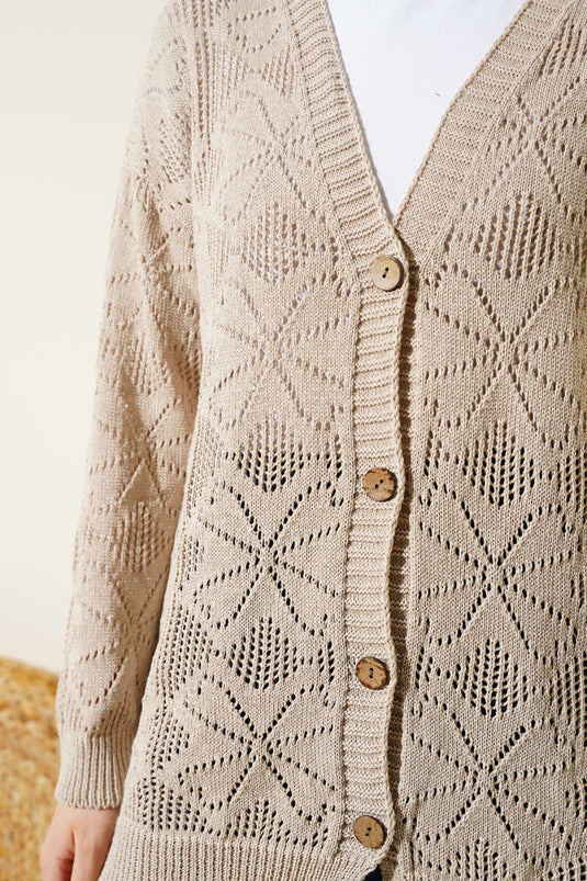 كارديغان محبوك بأزرار وتطريز زهور بلون بيج
