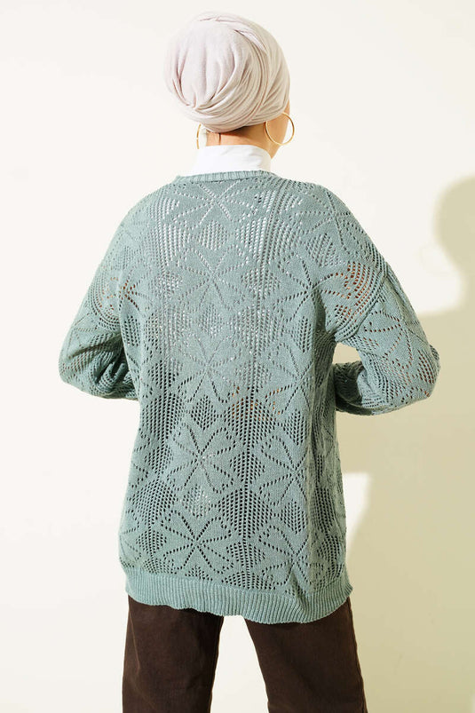 كارديغان محبوك بأزرار وتطريزات زهرية بلون النعناع