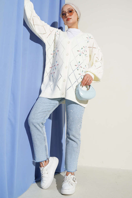 Strickjacke mit floralem Rautenmuster in Ecru