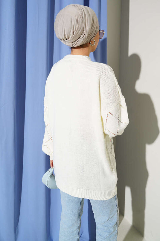 Strickjacke mit floralem Rautenmuster in Ecru