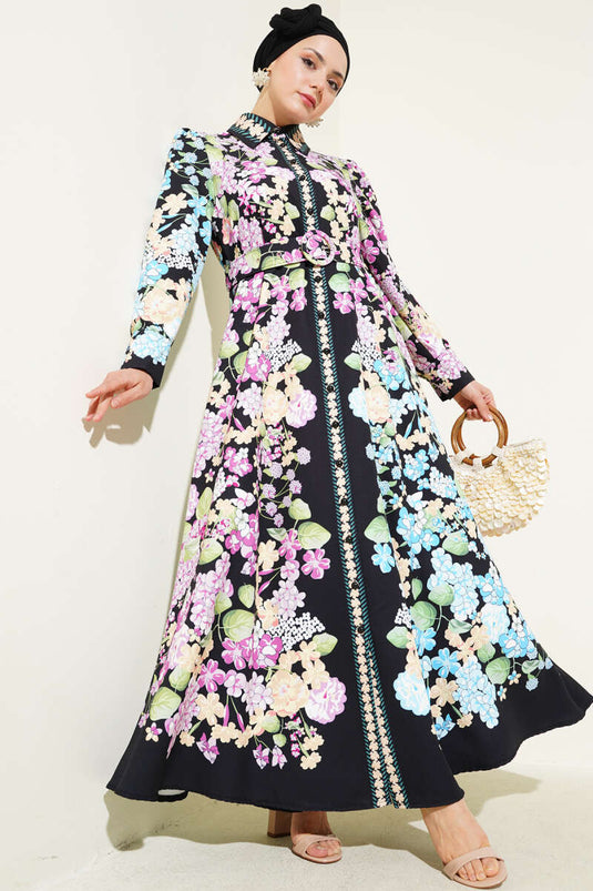 حزام أسود مزهر بأزرار