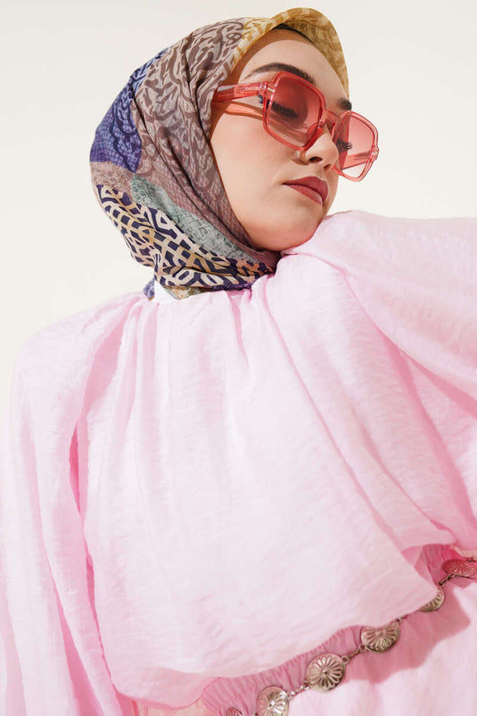 وشاح بنقوش زهرية مختلطة، وردي فاتح