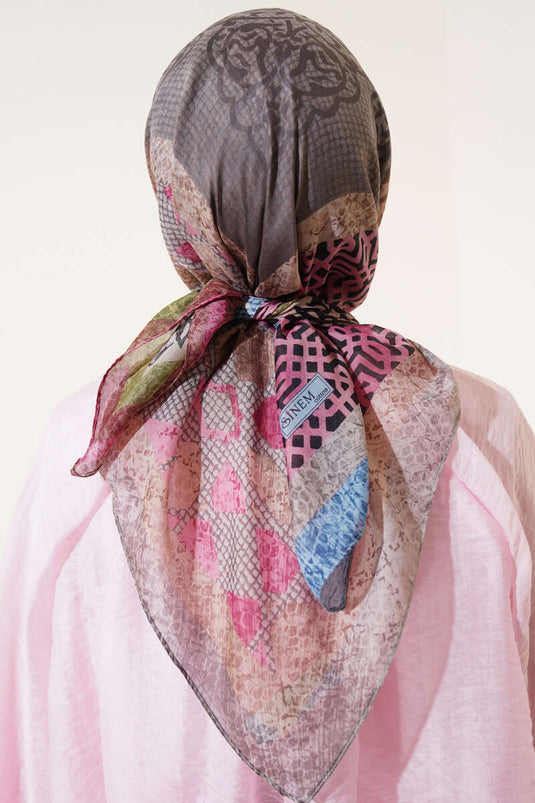 Écharpe bleue à motif floral mixte