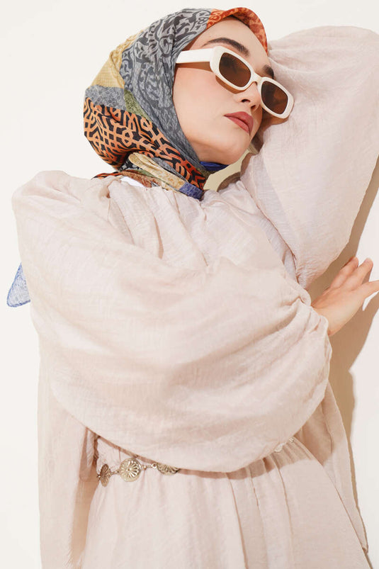 Écharpe à motifs floraux variés (Saksi)