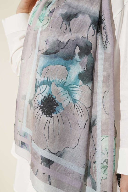 شال مزين بشريط زهري وأحجار