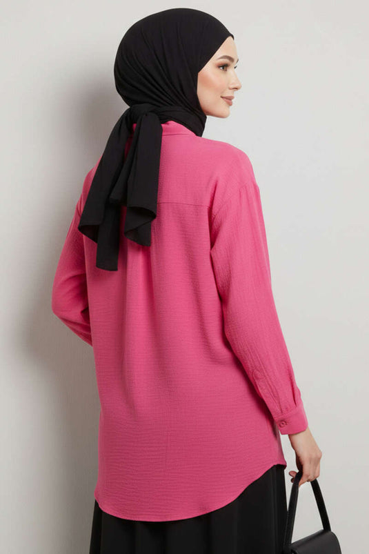 تونيك مزين بالدبابيس مع جيبان بغطاء باللون الفوشيا