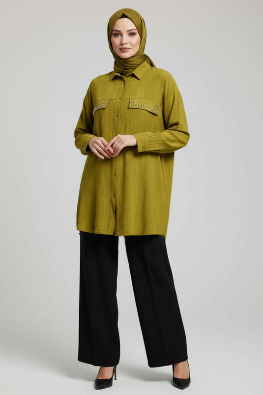 تونيك بجيوب مزدوجة وأزرار معدنية بلون أخضر زيتوني