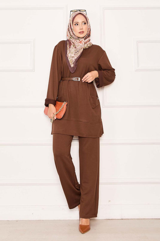 بدلة مكونة من قطعتين بجيب مزدوج، لون تان