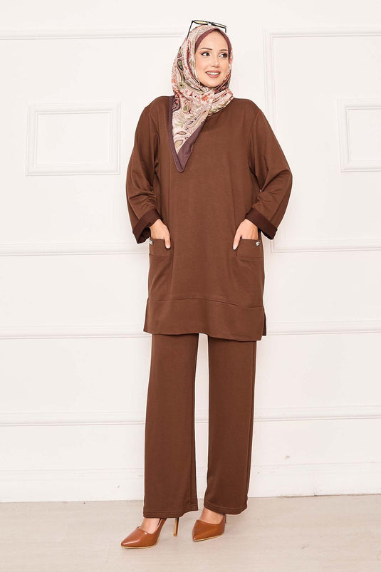 بدلة مكونة من قطعتين بجيب مزدوج، لون تان