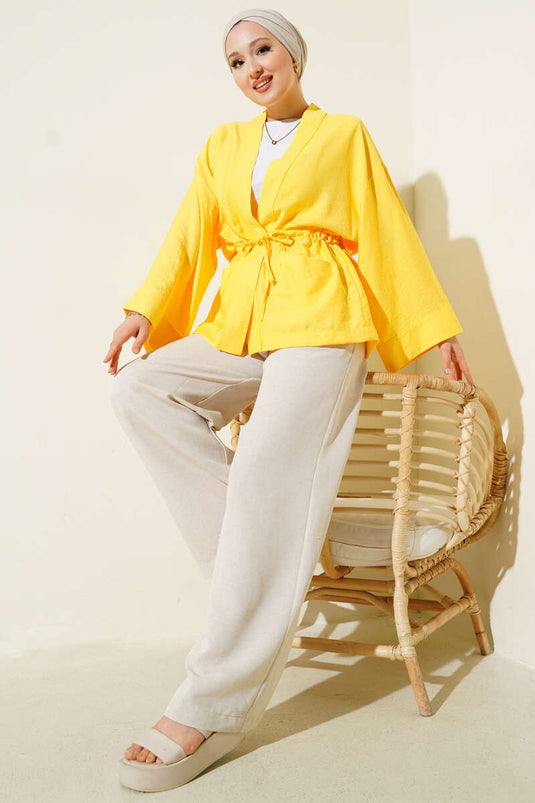 كيمونو برباط وجيبين، أصفر