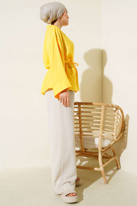 كيمونو برباط وجيبين، أصفر