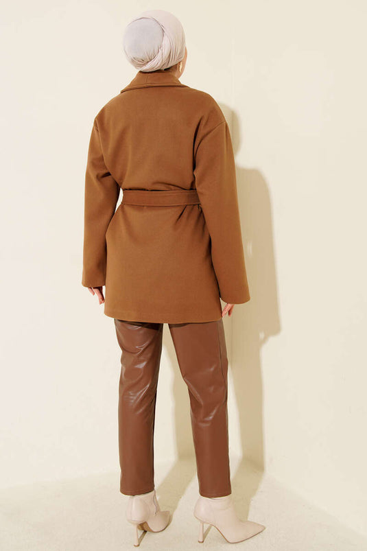 Çift Cepli Kruvaze Kuşaklı Kısa Kaban Camel