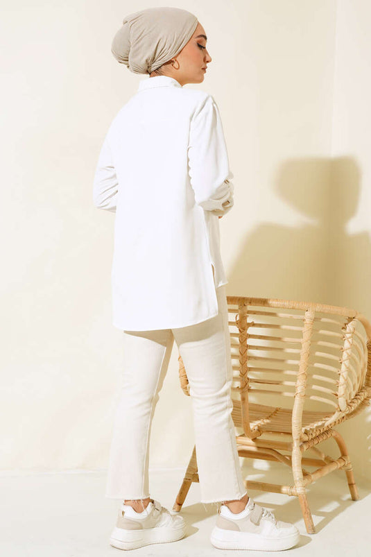 قميص بأزرار خشبية بجيب مزدوج، لون بيج