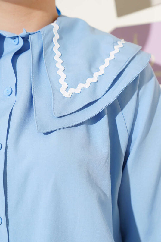 قميص أزرق داكن مزدوج الياقة متعرج