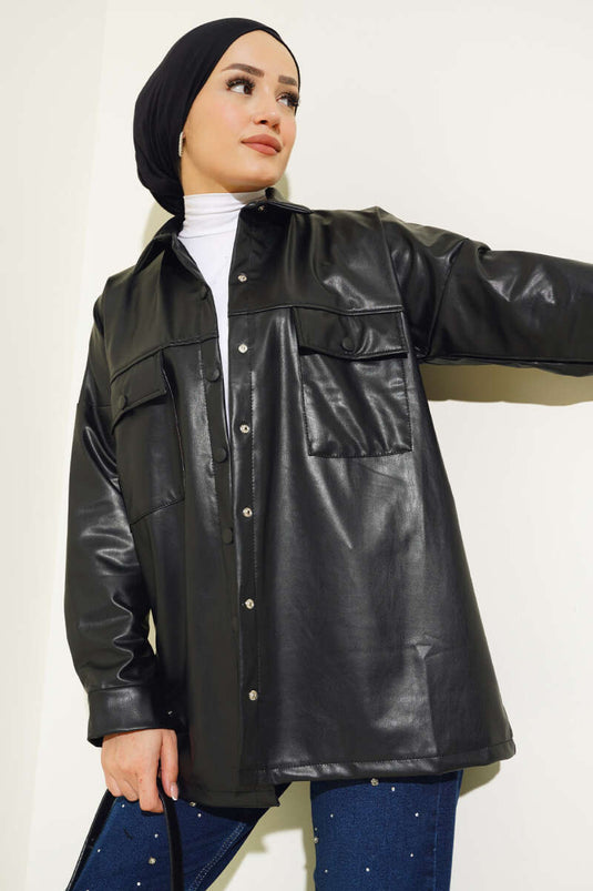 Camisa de cuero negra con doble bolsillo en el pecho