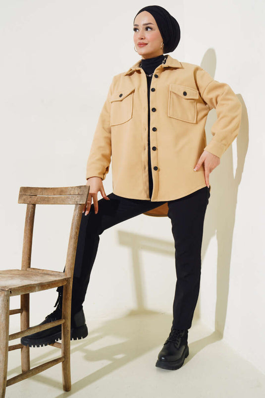 Veste camel à double poche poitrine et boutons