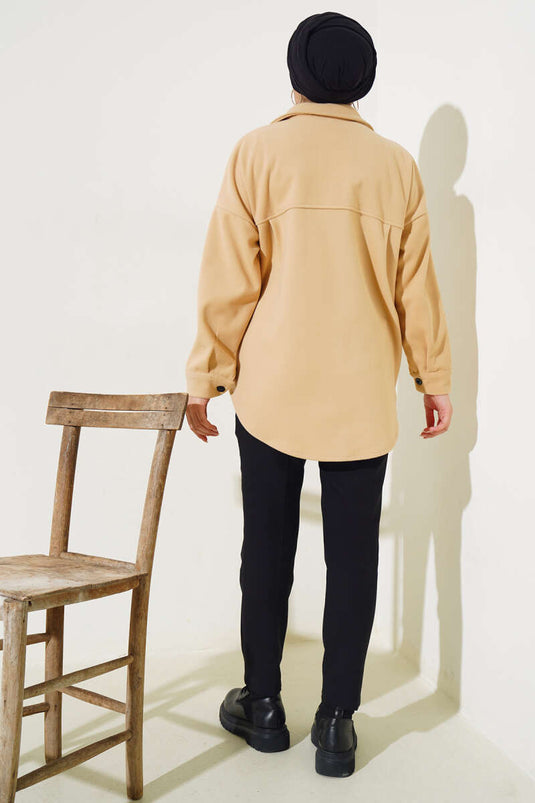 Veste camel à double poche poitrine et boutons