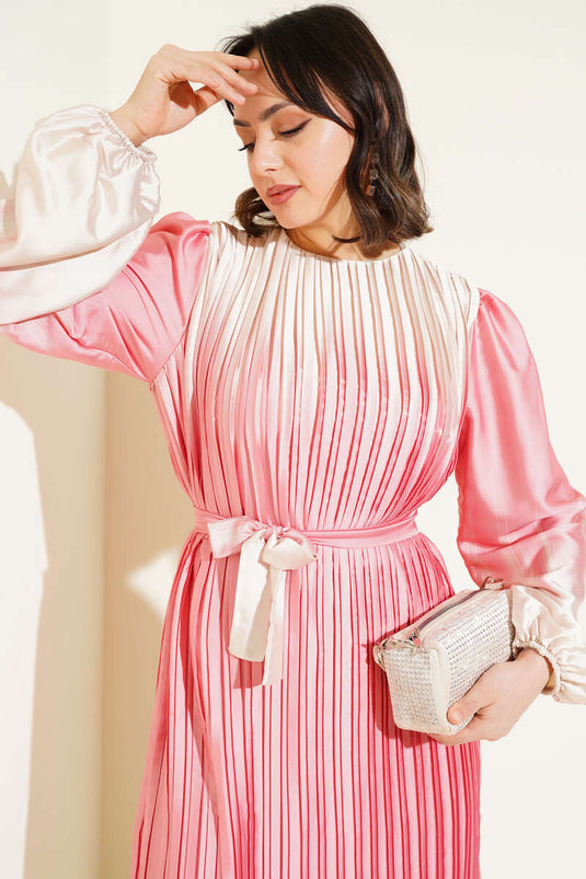 Robe en satin plissée bicolore Poudre