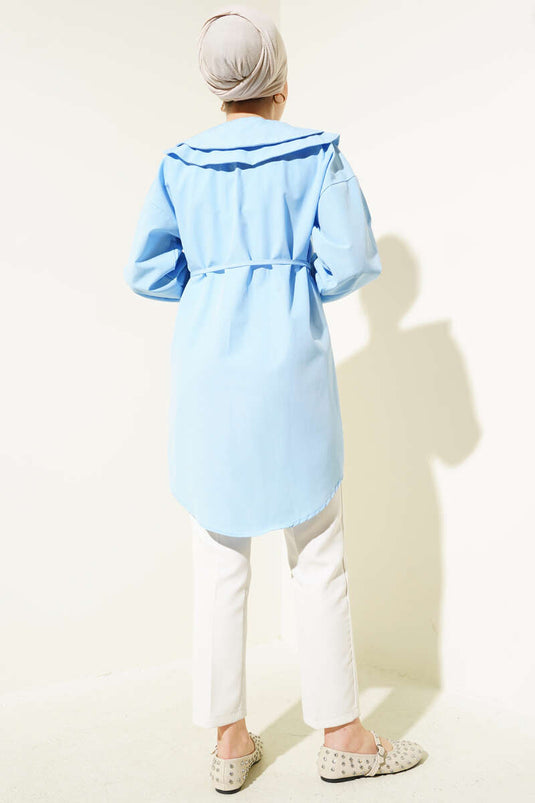 Chemise à double col et ceinture en corde bleu bébé