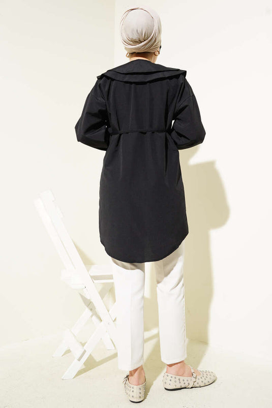 Chemise noire à double col et ceinture en corde