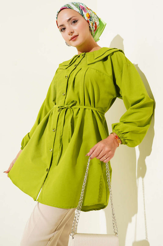 Chemise verte à double col et cordon de serrage