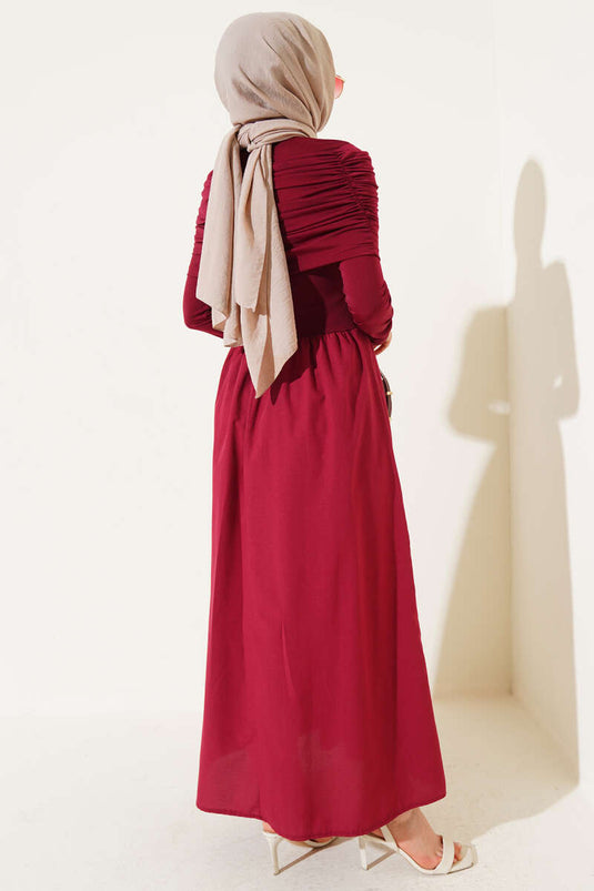 Robe rouge bordeaux à garnitures détaillées et froncées amovibles